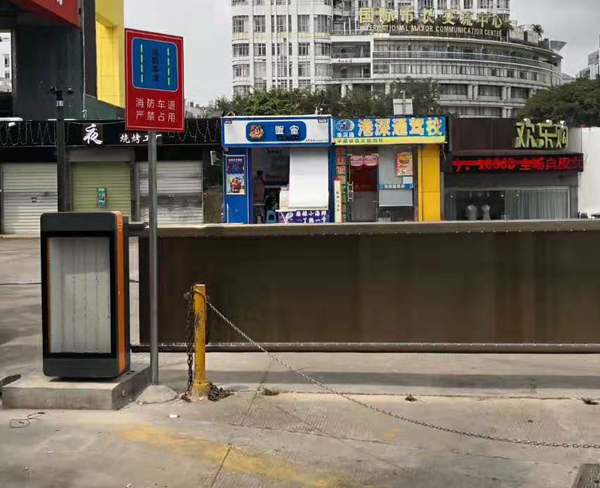 章丘车库广告道闸